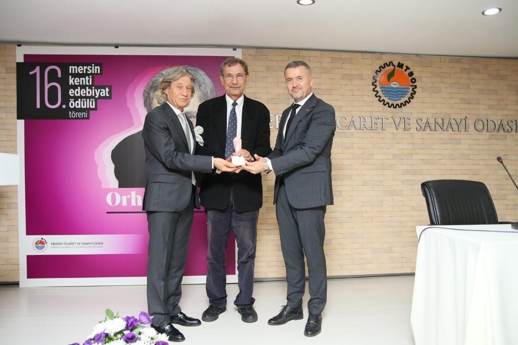 Mersin Kenti Edebiyat Ödülü Orhan Pamuk’un